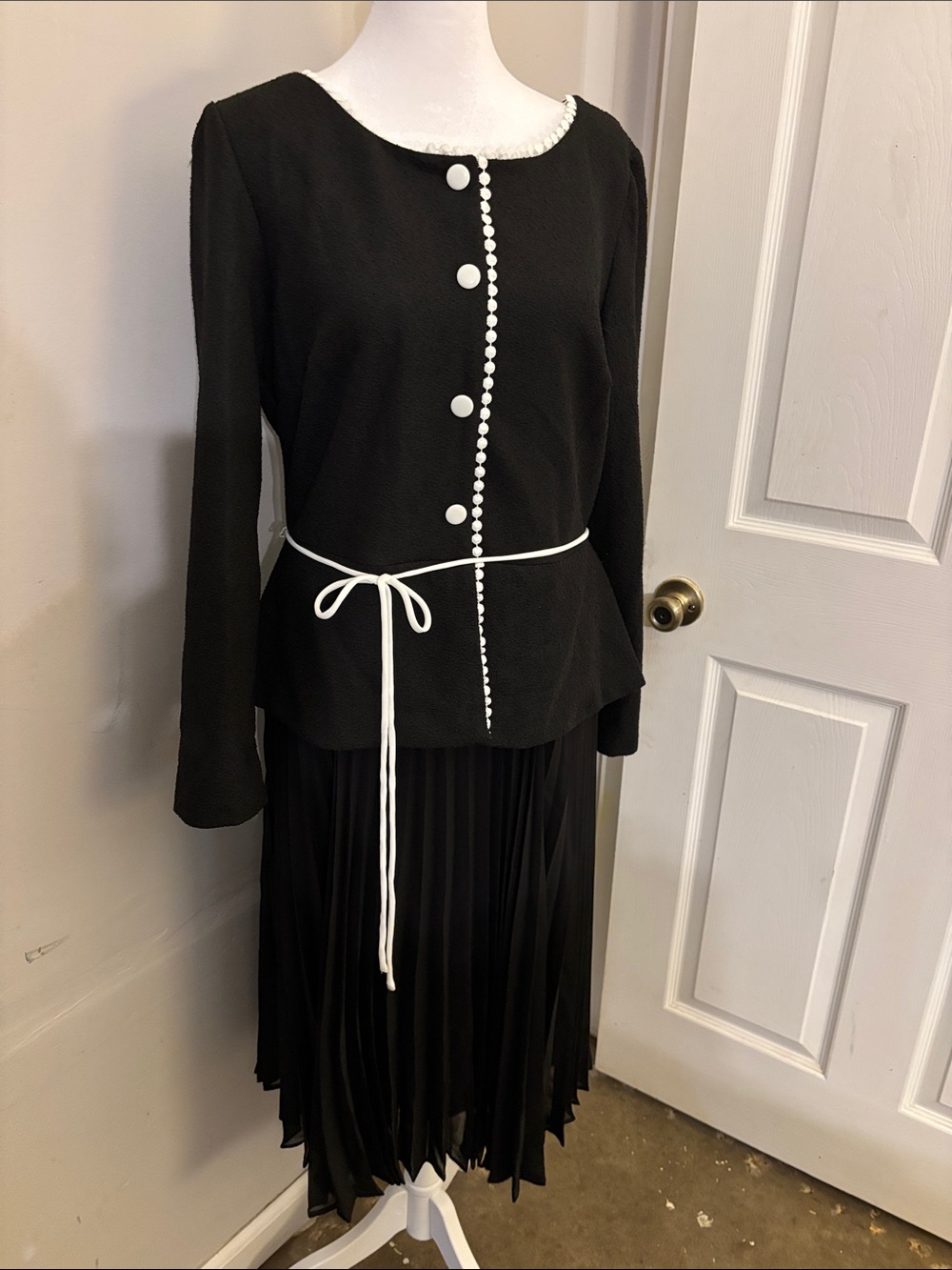 Maison Tara Black Two-Piece Set with White Trim